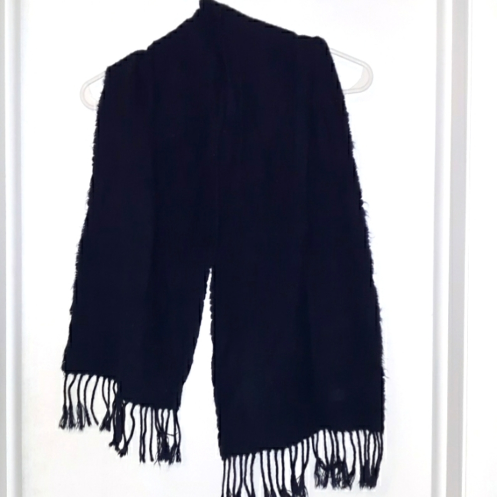 V. Fraas dark blue scarf